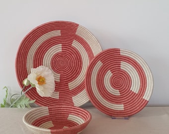Cesta Africana de Ruanda - Rosa Abstrato - Cesta de Parede Trançada