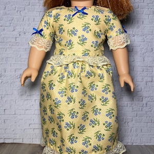 18-Zoll-Puppenkleidung - Prairie Floral Blue Yellow Lace Trim Top und Rock Set (Cabrio Dress Doll Outfit)