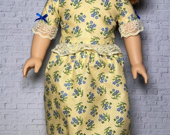 18-Zoll-Puppenkleidung - Prairie Floral Blue Yellow Lace Trim Top und Rock Set (Cabrio Dress Doll Outfit)
