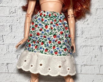 1/6 Scale Doll Clothes — Cottagecore Strawberry Ditsy Floral Short Cute Lace Skirt Clothes for Blythe Obitsu & Similar Fashion Dolls