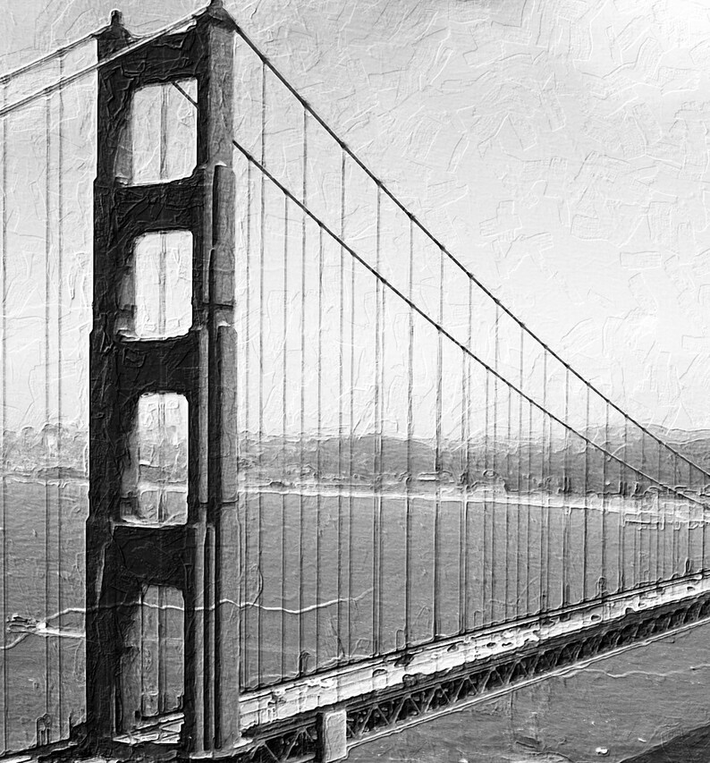 Puede incluir: Una fotograf&iacute;a en blanco y negro del puente Golden Gate en San Francisco, California. El puente es un puente colgante con dos torres y una larga extensi&oacute;n.