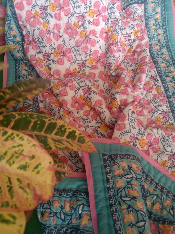 Indian quilt Reversible Quilts/Jaipuri Razai/Soft Quilt/Hand Block Print Quilt /Jaipuri Famous Quilt/ Cotton Bedding Indian Quilt Comforter