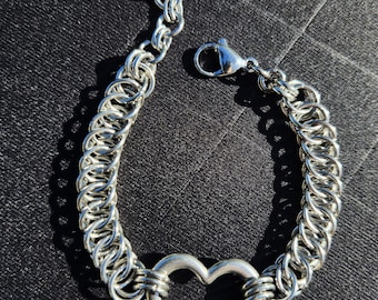 Pulsera clásica con forma de corazón