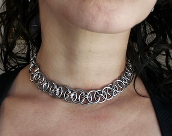 Gargantilla de tejido de Helm