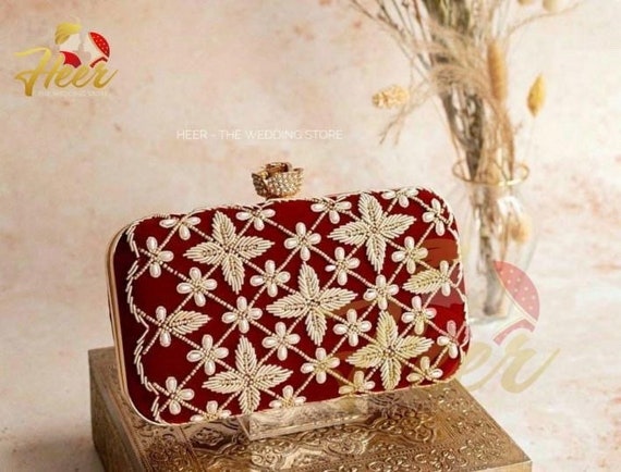 Golden Evening Clutch Bag Women Bags Wedding Shiny Handbags Bridal Metal  Bow Clutches Bag Chain Shoulder Bag - China Bags and Women price |  Made-in-China.com