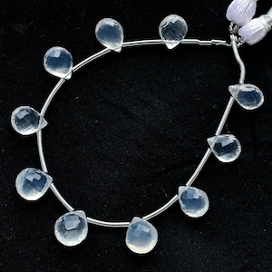 Lot de 10 perles de quartz lune en forme de poire, facettées et taillées en goutte, pierre naturelle percée sur le côté, pour la création de bijoux | 11 x 9 x 7 à 10 x 8 x 6 mm