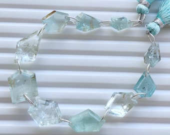10 Piezas Aquamarine FACETED Geometrical Step Cut Beads Natural Gemstone Briolette Double Drill Beads line / 15x13 to 11x7 Aquamarine Beads