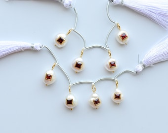 Conjunto de 4 peças de pérolas barrocas de água doce com granada vermelha, engastadas em ouro vermeil 18K com 4 mm de diâmetro interno | Faça Você Mesmo | 12x10x8 a 11x9x8 mm