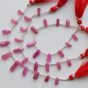 10 sztuk rubinowych szklanych ołówków z kroplami ciętych fasetowanych koralików z naturalnego kamienia szlachetnego z bocznym wiertłem do wyrobu biżuterii | 17x5 do 8 x 5 MM