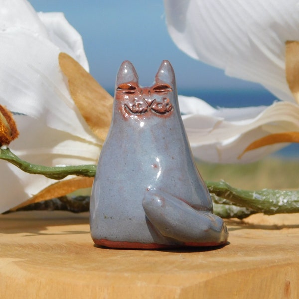 EARTHENWARE 5CM GRAY CAT Figurine.Marked Miniature Cat.Graue Katzenfigur Aus Steingut.Chat Gris En Faience.Small Pottery Cat Figurine!