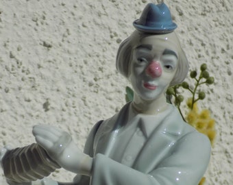 MIQUEL REQUENA CLOWN. Vintage Spanish Porcelain Clown Figurine