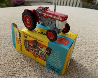 CORGI TOYS 66 Tracteur MASSEY-Ferguson 165. Fabriqué en GT.Britain Corgi. Modèle réduit 100 % original et moulé sous pression à l'état neuf dans sa boîte d'origine. À collectionner !