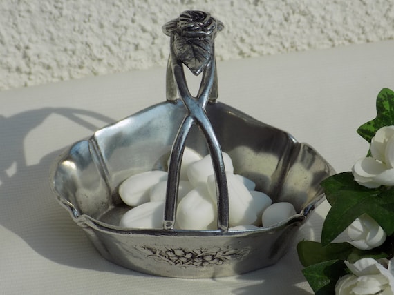 VINTAGE BONBON Schale mit Handle.Pewter Bon Bon Dish.Vintage Bonbonschaal.Zinn Bon Bon Schale.Plat Bon Bon.Tinaa Bon Bon Astia Kahvalla.New!