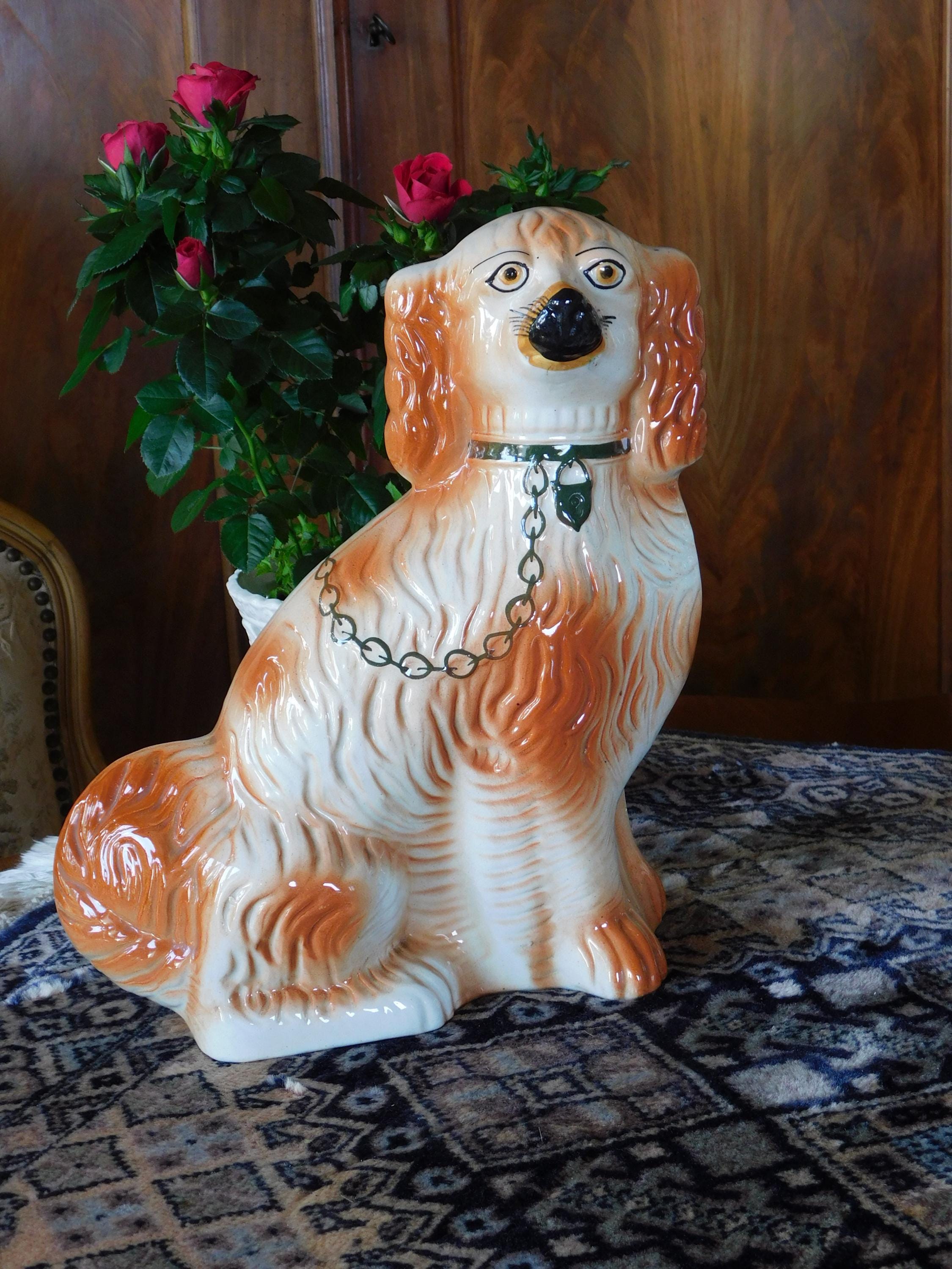 STAFFORDSHIRE STYLE WALLY Dog Figurine.ceramic King Charles
