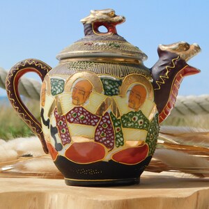 JAPAN SATSUMA MORIAGE Dragonware Teekanne.Handbemalte markierte Moriage Teekanne.Nippon Porzellan Teekanne.Bodhisattva.Japanische Teekanne.Asiatische Teekanne