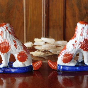 VINTAGE MANTEL DOGS.Matching Pair King Charles Spaniel Dog Figurines.Wally Dogs.Mantle Dogs.Traditional Style Dogs With Puppies In Baskets image 5