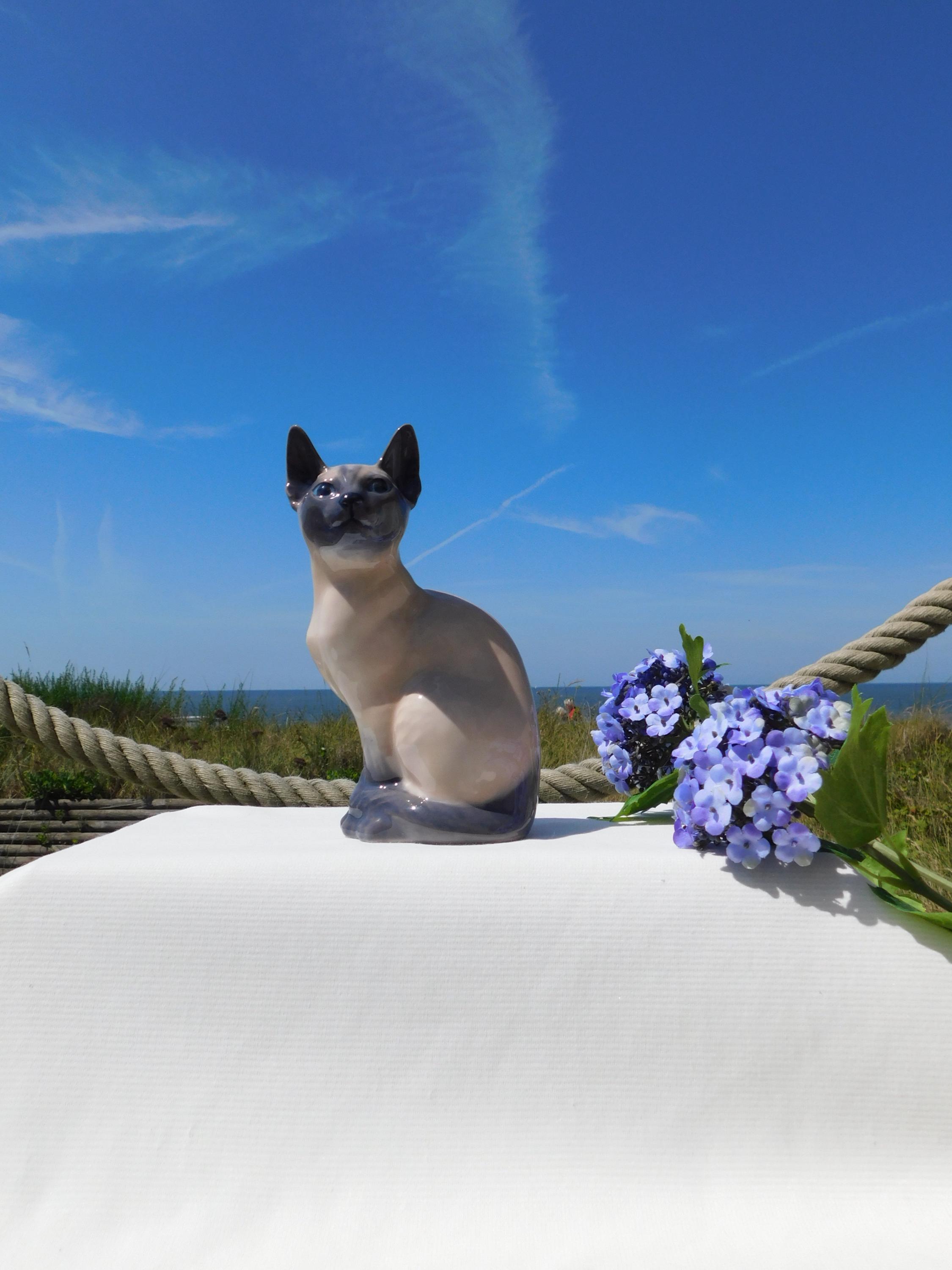 ロイヤル コペンハーゲンのシャム猫。デンマークの職人技とデザイン