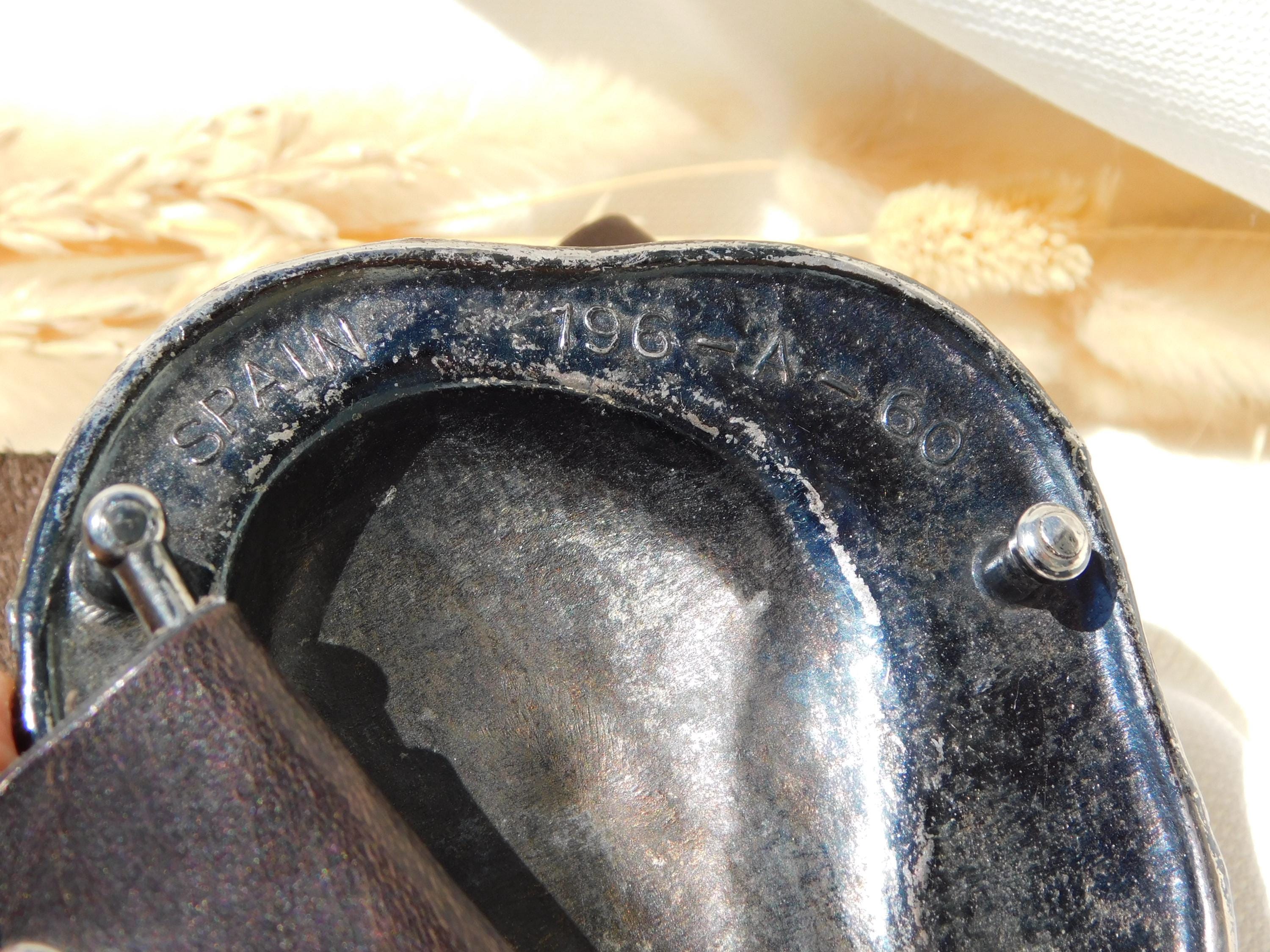 J.S.S. Elche Spain Vintage Silvertone Woman Buckle Leather Belt EUC Escada Vintage Leather Iridescent Sparkling Cheetah Print  main image 2