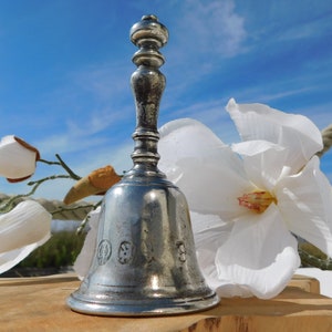 TABLE BELL PEWTER.Vintage Gelria Tin.Tafelbell Tin.Cloche de Table en Étain.Tisch-Glocke Zinn.Tabel Bell av tenn.Tinnen Bel.Pewter Bell.New!