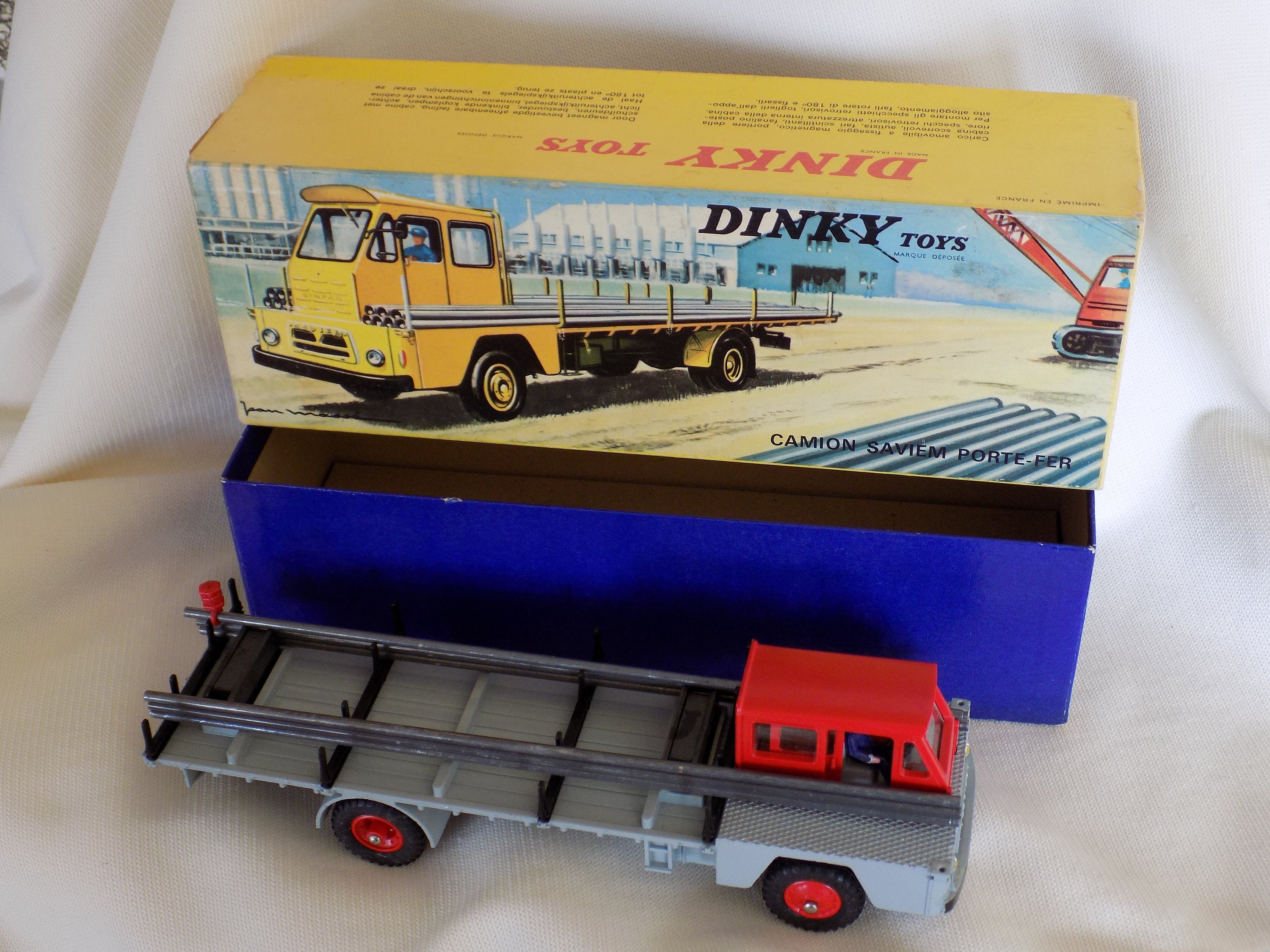 DINKY TOYS 885 CAMION Saviem Porte-Fer.Made In France.Nmib