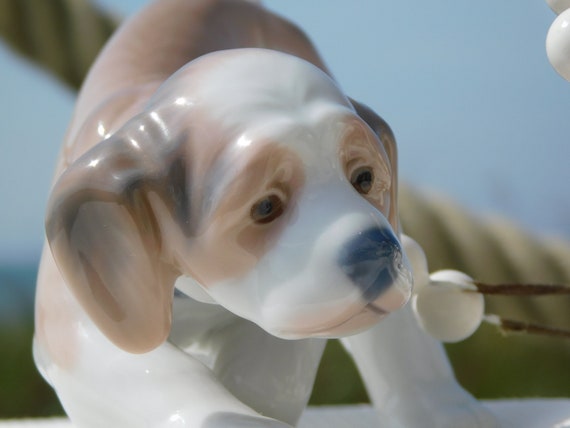 リヤドロ #6212 リトル ハンター犬の置物。収集価値のある引退した