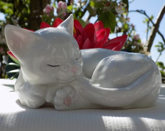 ZILLERMAHLER PORCELAINE CAT.Zillermahler Porcelain Cat Statue.Porcelain Cat Statue.Collectible Cat Figurine.Chat.Gato.Cat Cadeau Présent!