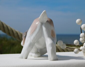 リヤドロ #6212 リトル ハンター犬の置物。収集価値のある引退した