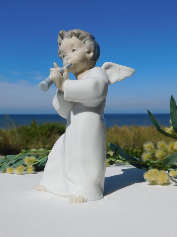 LLADRÓ #4540 ANGEL With FLUTE Figurine.collectible Lladró