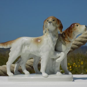 VINTAGE LIPPELSDORF 1877 BLUE Crown Marked Gdr Porcelain Setter Dog Figurine.Irish Red&White Setter.Gundog.Collectible East Germany Dog.Hond