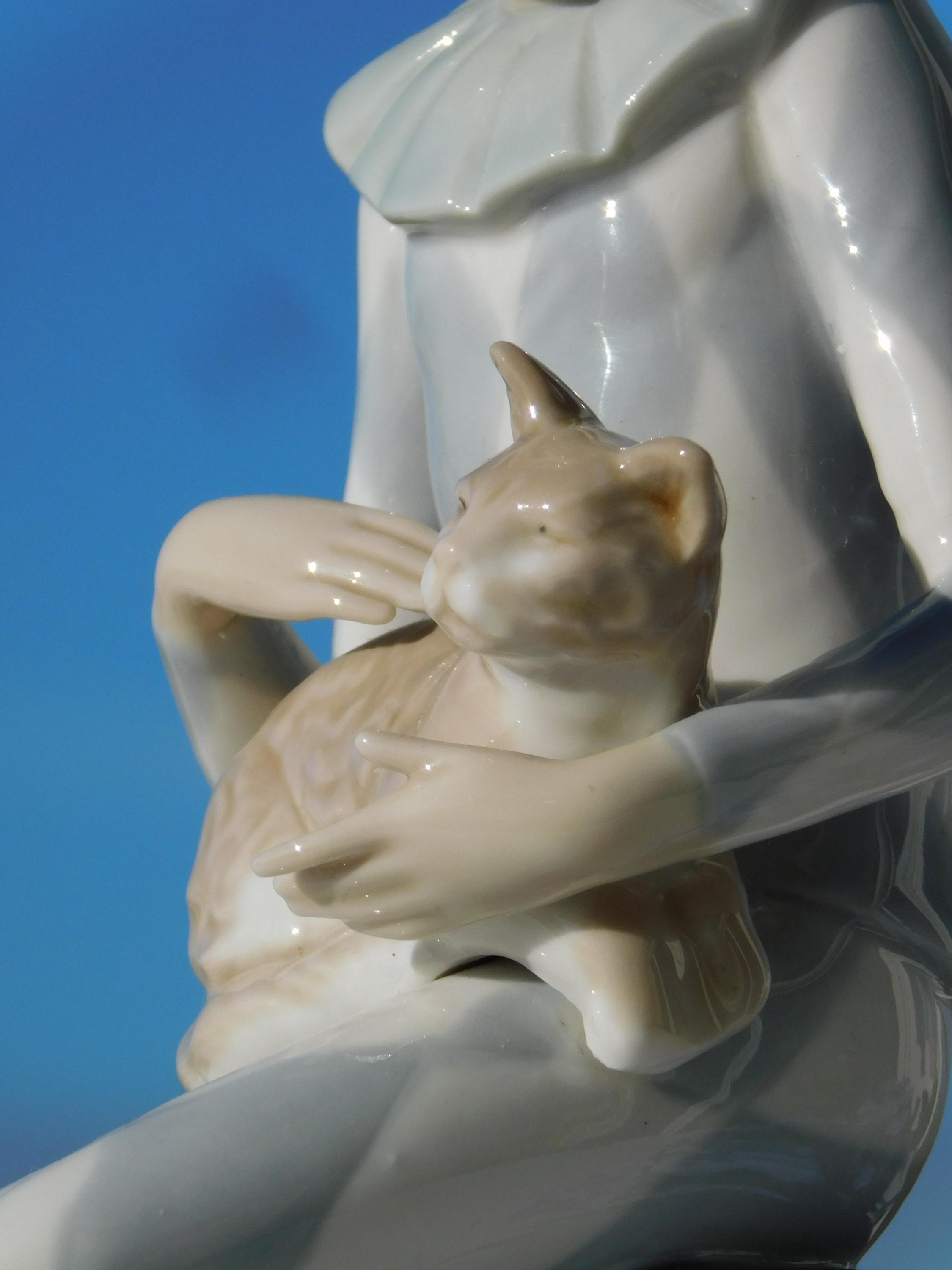 NAO BY LLADRÓ Harlequin With Cat Figurine #0381.collectible Nao by