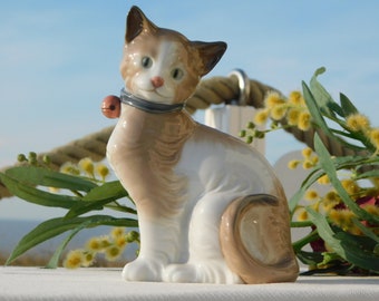 NAO PORCELAIN CAT Figurine 492 All Decked Out.Retired Nao by Lladró.Cat Lovers Gift.Handmade In Spain.Vintage Cat Figurine.Beeld Kat.Fraai!
