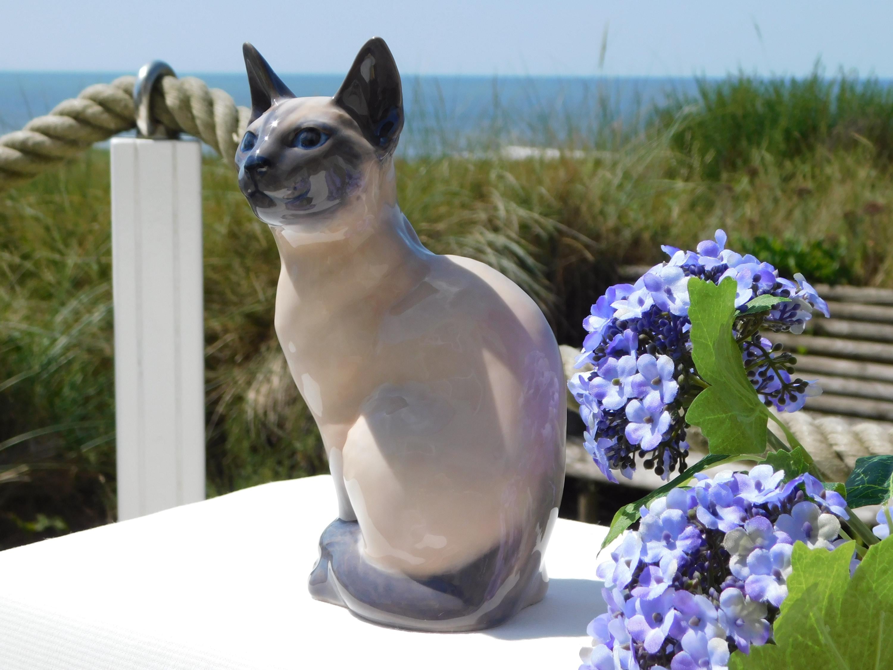 ロイヤル コペンハーゲンのシャム猫。デンマークの職人技とデザイン