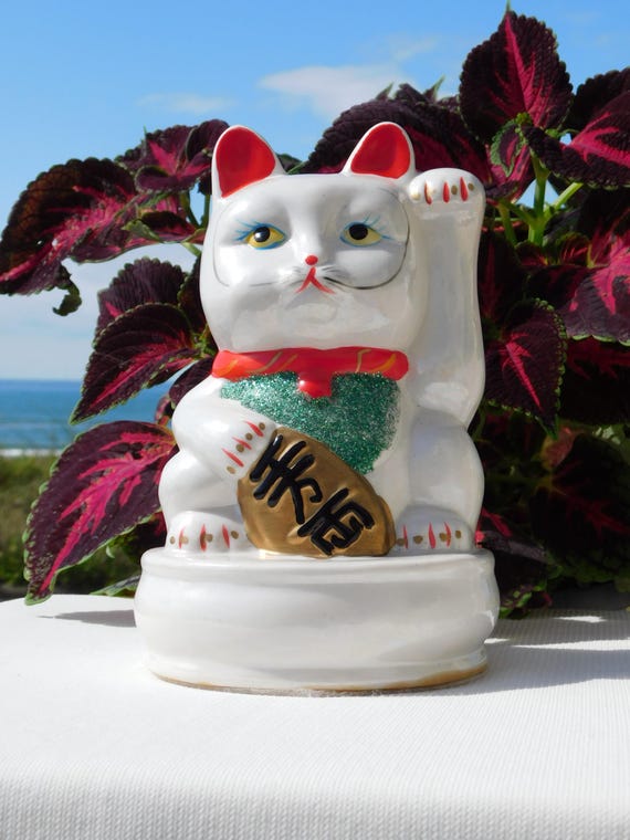 MANEKI NEKO LUCKY Cat Figurine.fortune Cat Bank.left Paw Lifted