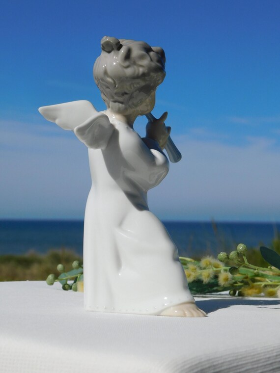 LLADRÓ #4540 ANGEL With FLUTE Figurine.collectible Lladró