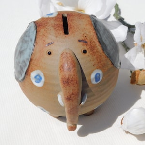 ELEPHANT COIN BANK.Ceramic Elephant.Elephant Piggy Bank.Elephant.Tirelire Éléphant.Money Box Elephant.Elephant Sparschwein.Elephant Gift