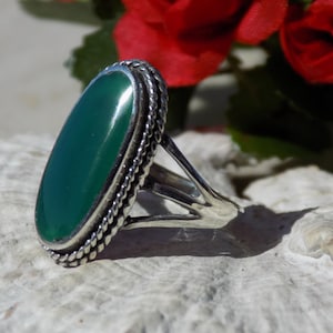 VINTAGE 925 STERLING SILVER Ring With Green Stone In Good Condition.16mm.925 Silver Fantasy Ring.Silver Gift Ring.Silver Jewelry.&#39;80&#39;s!