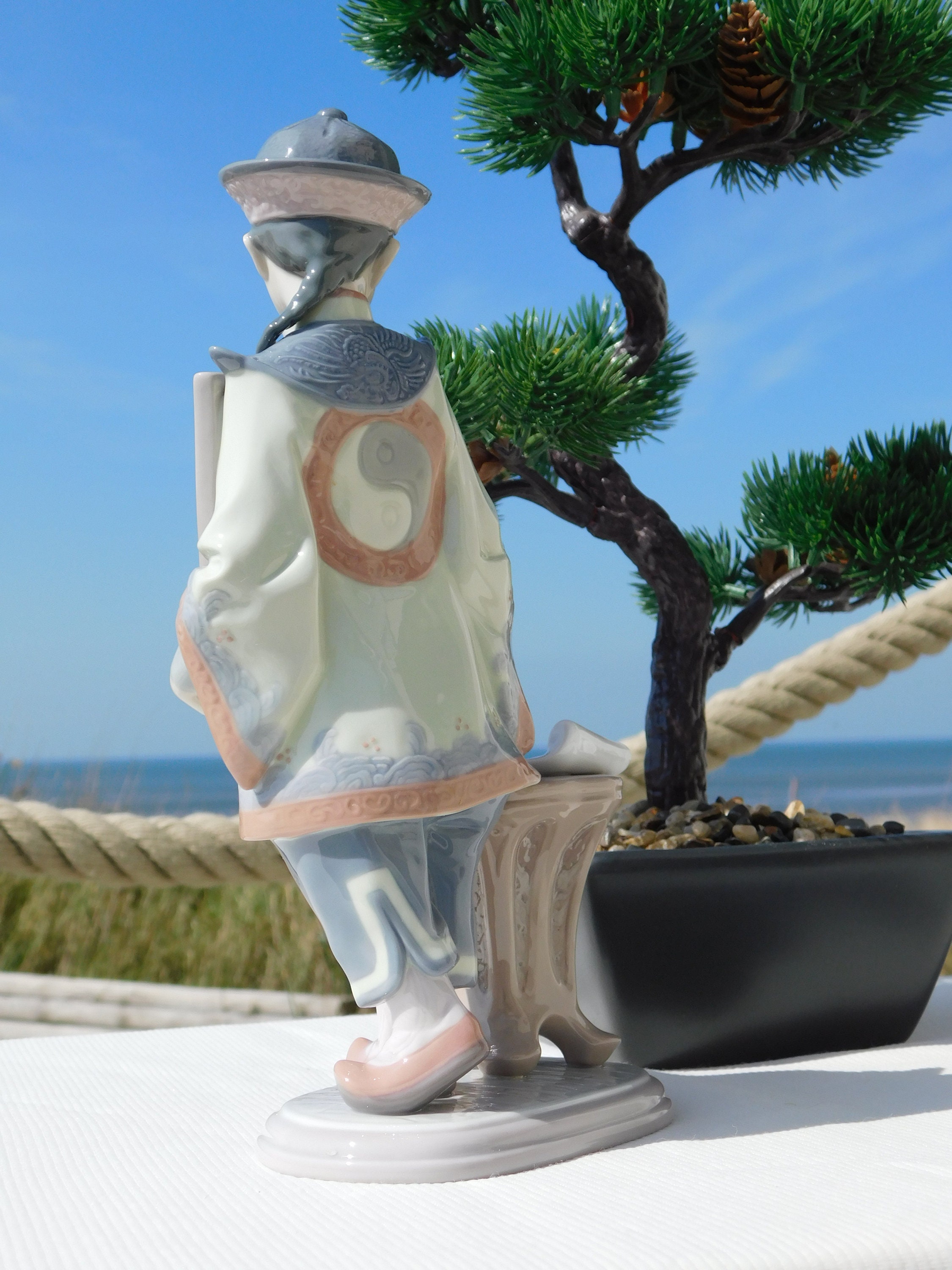 LLADRÓ #6177 ASIAN SCHOLAR Porcelain Figurine.rare Retired