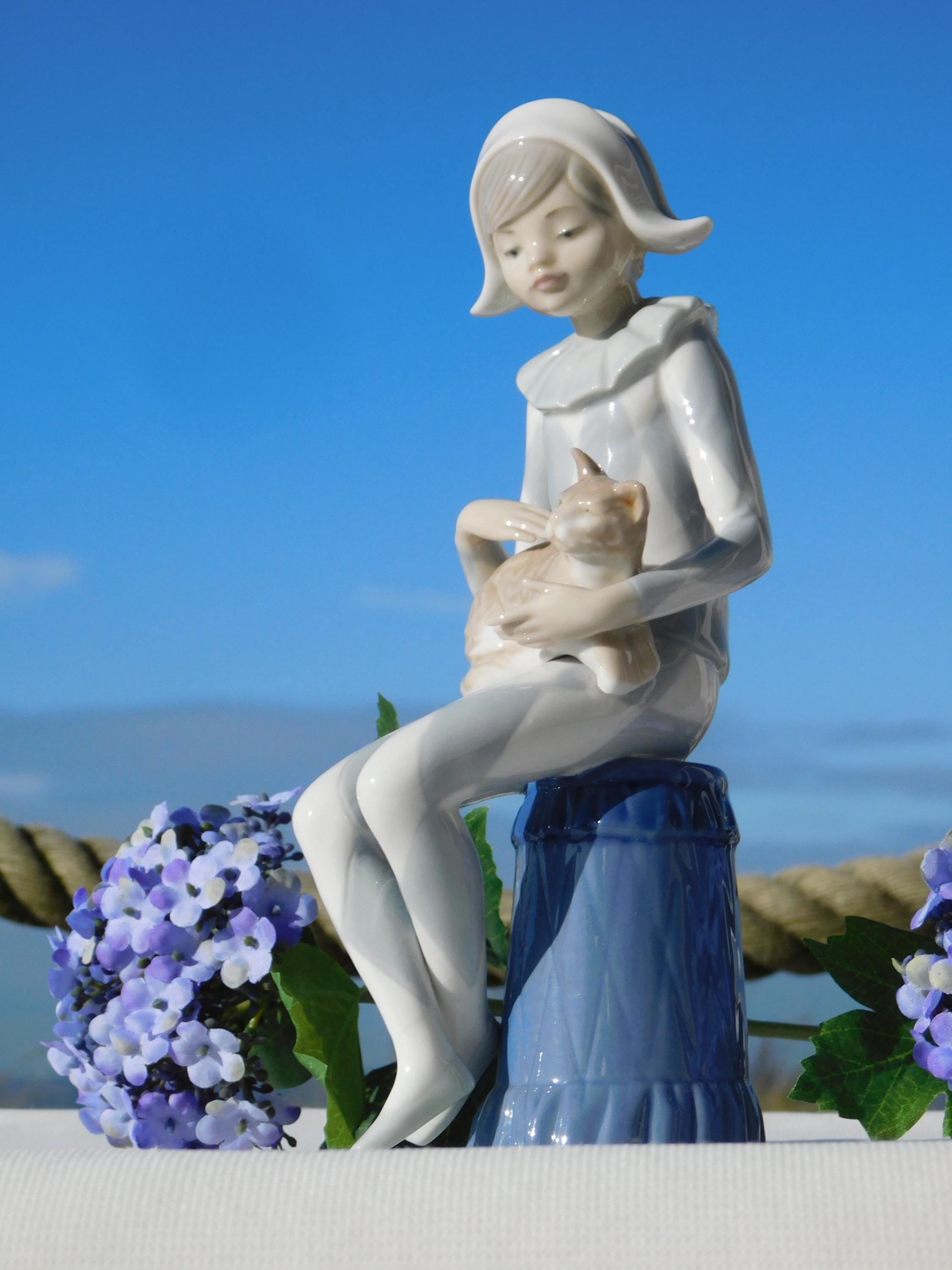 NAO BY LLADRÓ Harlequin With Cat Figurine #0381.collectible Nao by