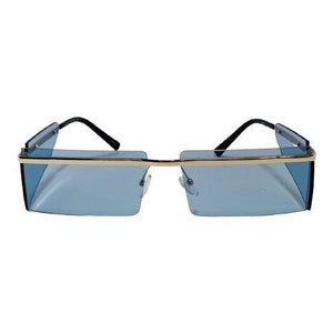 Retro Rectangle Sunglasses with Unique Side Accents-