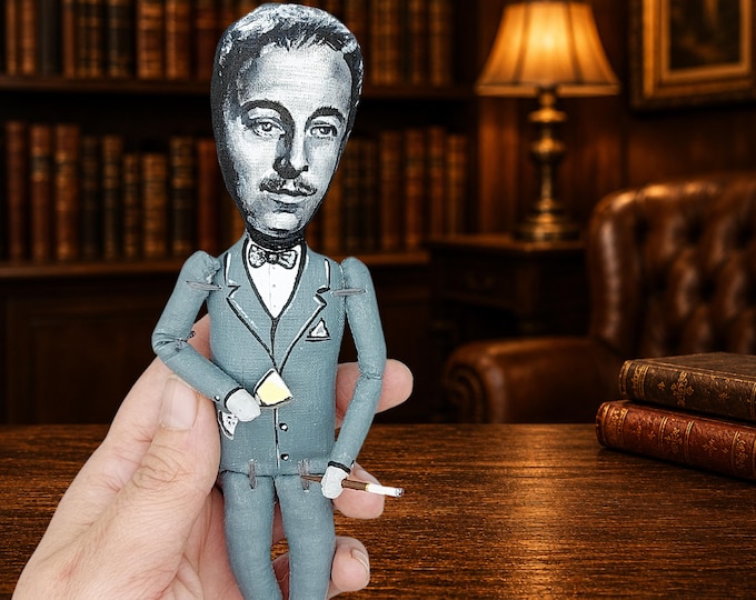 Tennessee Williams – Handmade Playwright Figurine | American Theater & Drama Decor