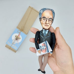 Thomas Nagel Philosopher Doll: Handmade Textile Figurine, Bookworm Gift