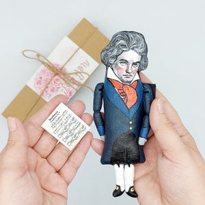 Beethoven figurinr: Collectible Music Lover Gift