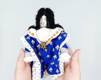 Lodewijk XIV-pop: handgemaakte textielminiatuur - beperkte oplage