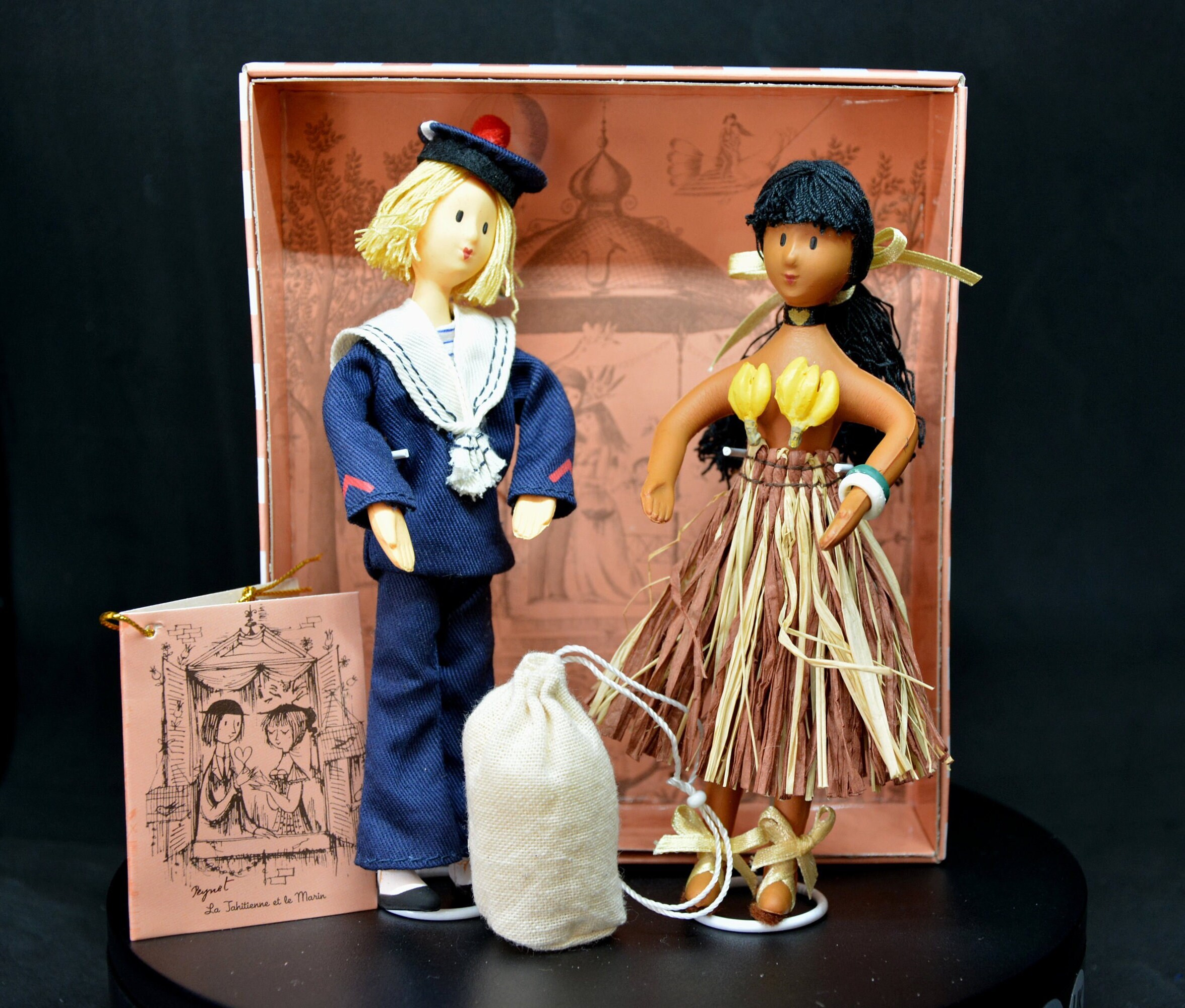 Lot 2 Poupées Tahitiennes Vintage – Années 1960 – 29 Cm Et 19 Cm + Réveil 1950 Qui Fonctionne