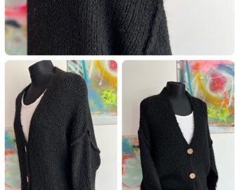 Cardigan//Strickjacke//Schwarz//Holzknöpfe//Größe 36-42//