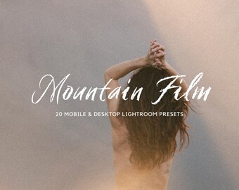 Könnte beinhalten: Eine Frau mit langen braunen Haaren steht mit erhobenen Armen über dem Kopf. Der Hintergrund ist hellgrau mit einer weichen, körnigen Textur. Der Text "Mountain Film" ist in weißer Kursivschrift über der Frau geschrieben. Unter dem Text steht der Satz "20 Mobile & Desktop Lightroom Presets".