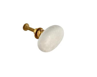 Puxador de armário oval "Jewels" em branco ostra e latão, puxador de gaveta moderno estilo fazenda.