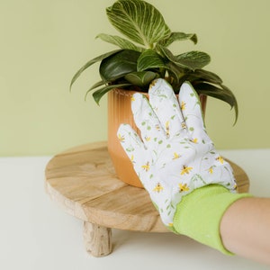 Gardening gloves with bee pattern I size M I non-slip gloves for gardening image 4