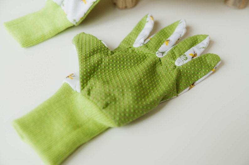 Gardening gloves with bee pattern I size M I non-slip gloves for gardening image 3