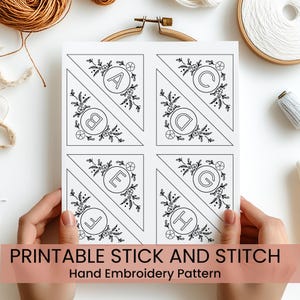 Padrão de marcador de canto de feltro personalizado, impressão e costura de letras bordadas, inicial floral para impressão e costura, presente para amantes de livros